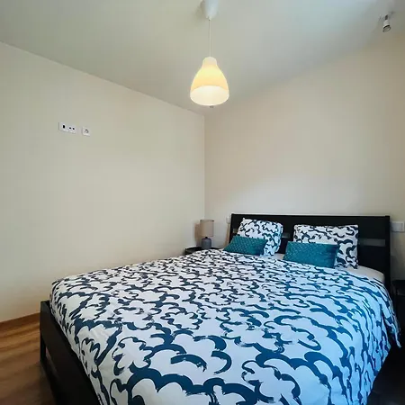 Brandnew Designer's 2-bed 1011d 아파트